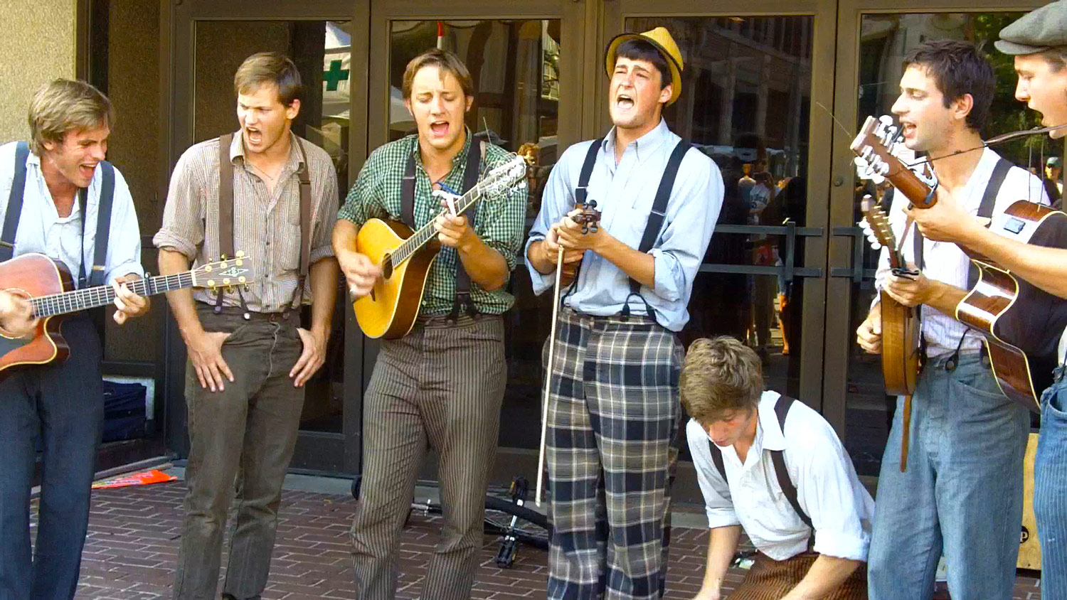 Tomb Nelson and The Stillwater Hobos perform an Irish medley at Bele Chere